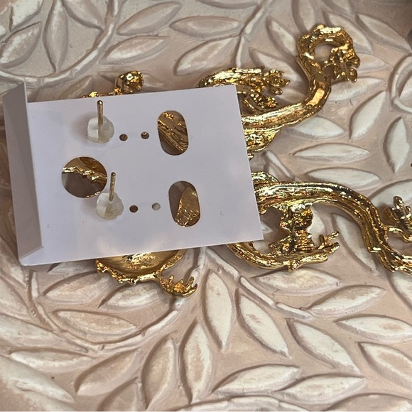 Dragon stud Earrings - Picture 5 of 7